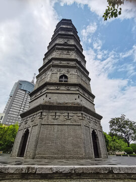 兴国公园塔