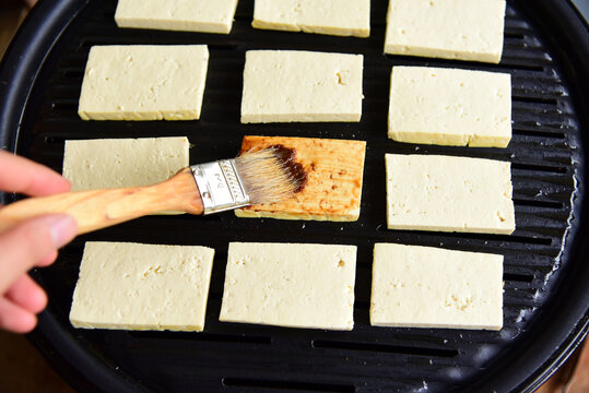 香煎豆腐制作过程
