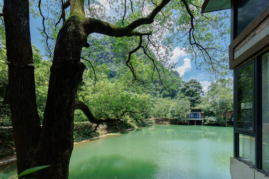 仙景般的湖景房