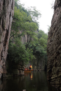 龙潭大峡谷天池