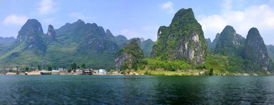 自然山峰河流景观