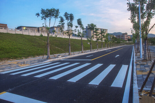 沥青道路斑马线