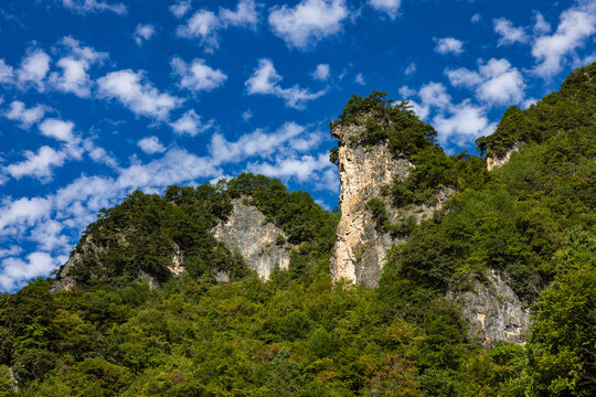 悬崖峭壁