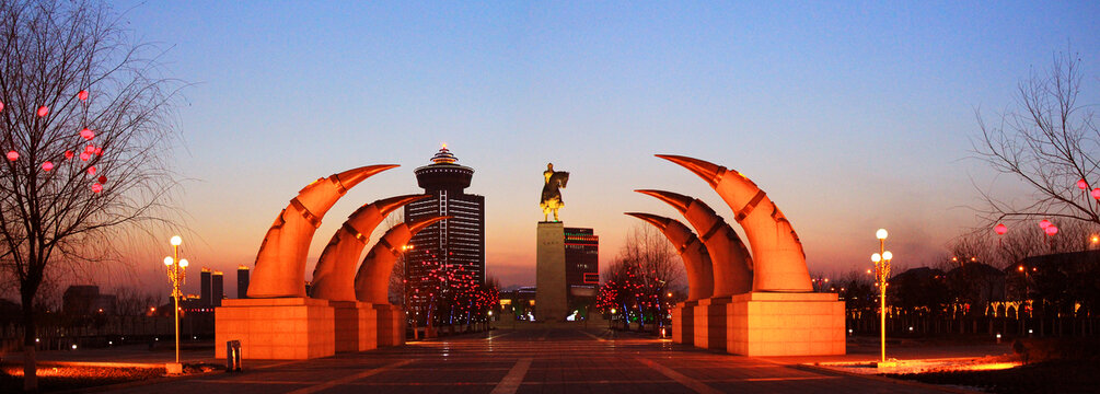 成吉思汗广场夜景