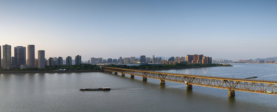 杭州钱塘江大桥沿岸风光航拍