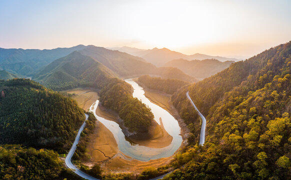 航拍湖南岳阳罗霄山脉风光