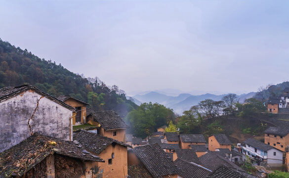 安徽阳产土楼群和山区风光