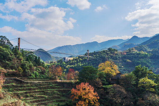 江西婺源篁岭景区的梯田和秋景