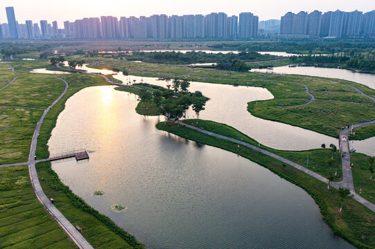 航拍湖南长沙洋湖湿地公园落日