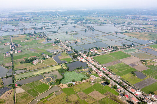 航拍湖南岳阳湘阴田野和湘江