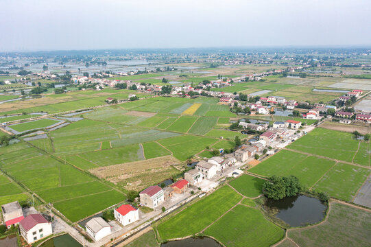 航拍湖南岳阳湘阴田野和湘江