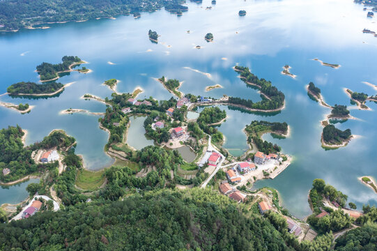 航拍湖南岳阳岳阳县铁山水库