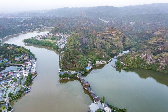 航拍湖南怀化溆浦思蒙碧水丹霞