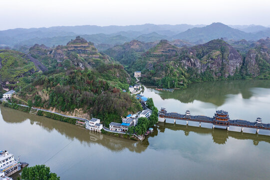 航拍湖南怀化溆浦思蒙碧水丹霞