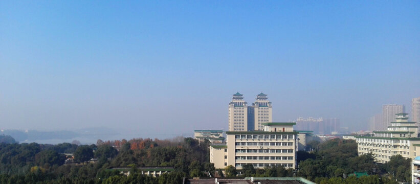 中南民族大学双塔楼