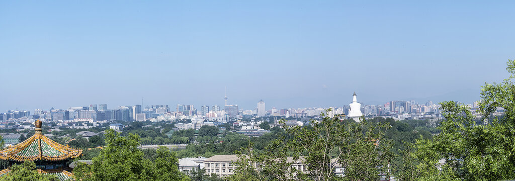 景山公园万春亭看北海白塔