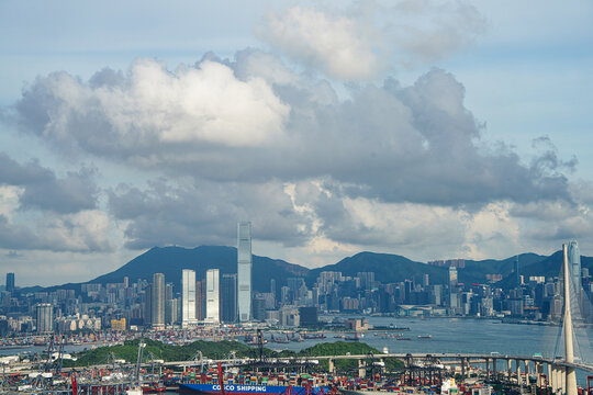 香港维多利亚港与大桥