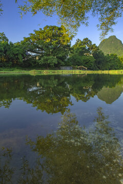 山水风景水面倒影