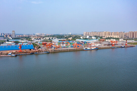 航拍湘江长沙港及运输船