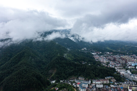 航拍湖南株洲炎陵县城景观