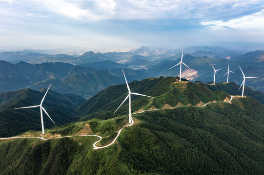 航拍湖南长沙宁乡古山峰风电场