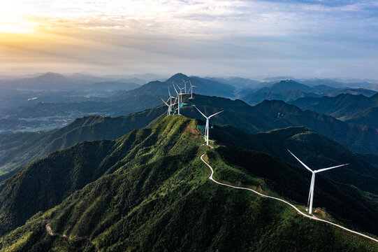 航拍湖南长沙宁乡古山峰风电场