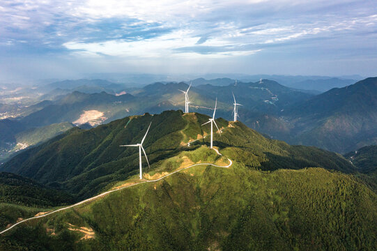 航拍湖南长沙宁乡古山峰风电场