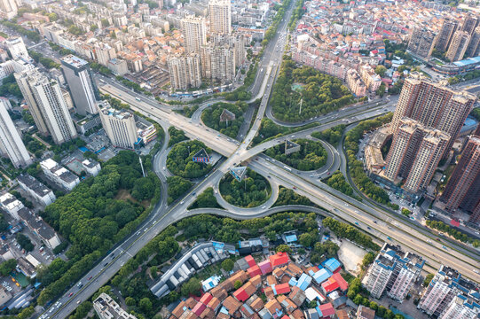 航拍湖南岳阳市城市景观