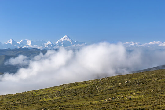 贡嘎雪山风光