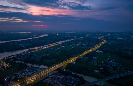 七河八岛金湾路夜景