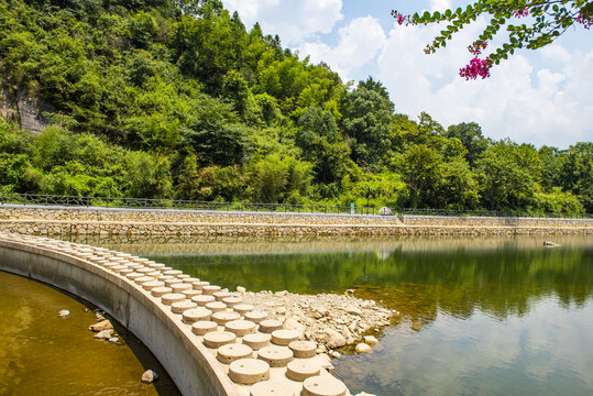 山水风光卧龙湖