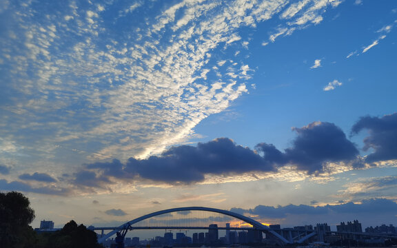 上海卢浦大桥日落