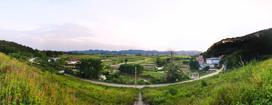 盆地田野全景