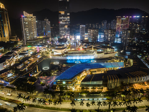 海上世界广场明华轮夜景