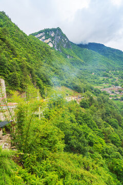 西藏林芝察瓦隆乡高原山脉美景