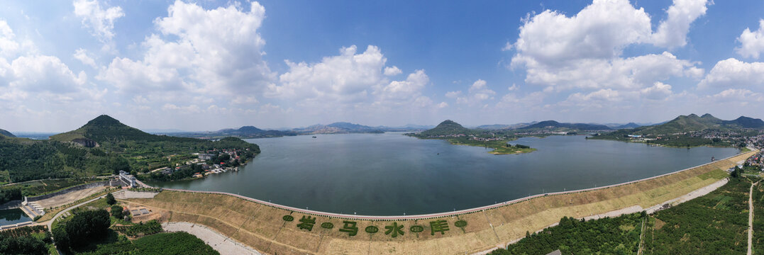 岩马水库全景