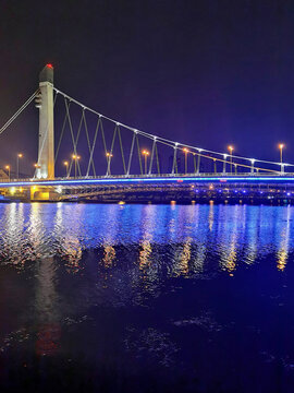 天津海河夜景建筑桥梁波光倒影