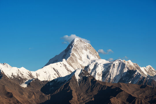 贡嘎山