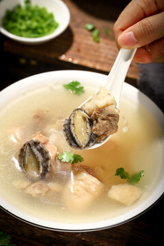 鮑魚(yú)湯清雞湯燉鮑魚(yú)