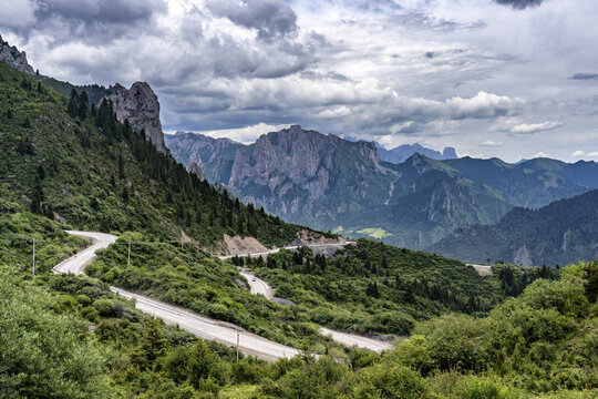 扎尕那洛克之路山峰