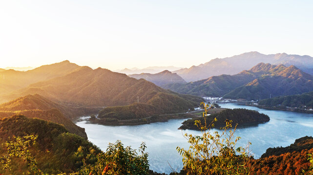 霍山縣屋脊山日出