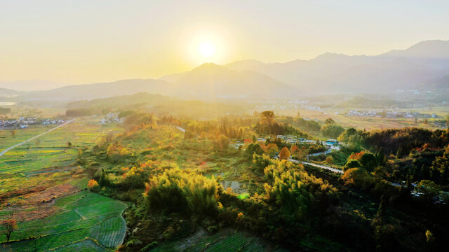 塔川秋色夕阳