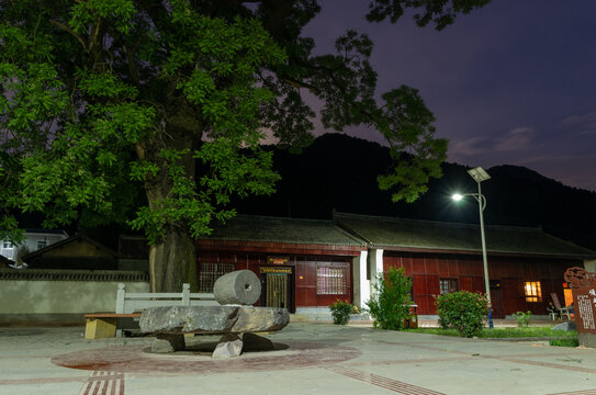 两当太阳寺红军街