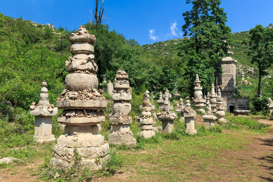 太行山金灯寺塔林