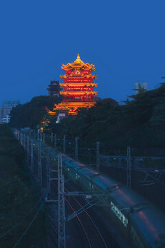 武汉黄鹤楼与火车夜景