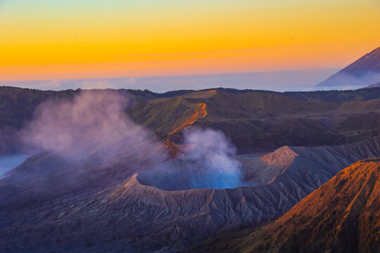 孤独星球布罗莫火山