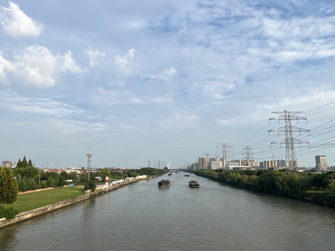 天空下的运河