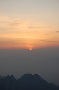 黄山日出时分