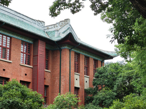 湖南大学