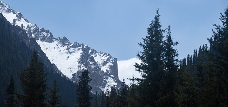 天山